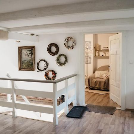 Kowalowka Apartment Mirsk Bagian luar foto