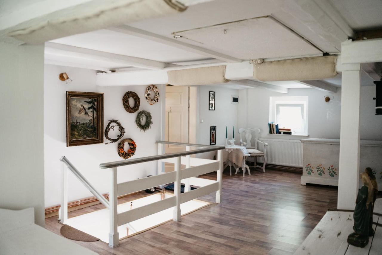 Kowalowka Apartment Mirsk Bagian luar foto